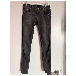 ZARA grey skinny jeans. Mid rise. Size 4.
